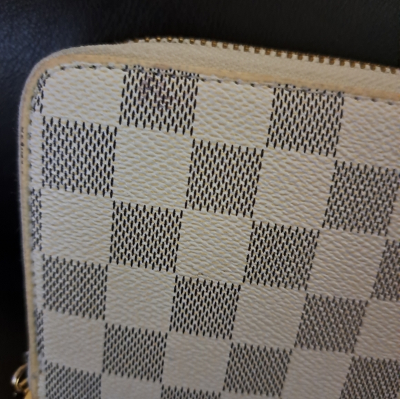 Checkered Wallet - Picture 3 of 8